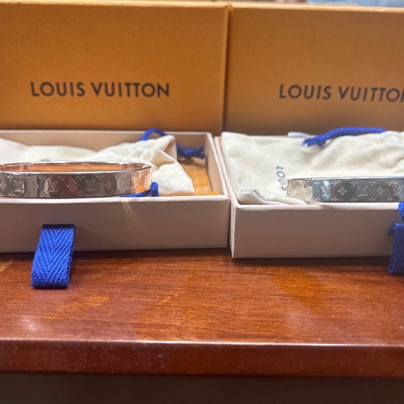 Louis Vuitton Bracelets - Picture 1 of 3